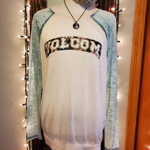 Volcom light weight long sleeve size medium